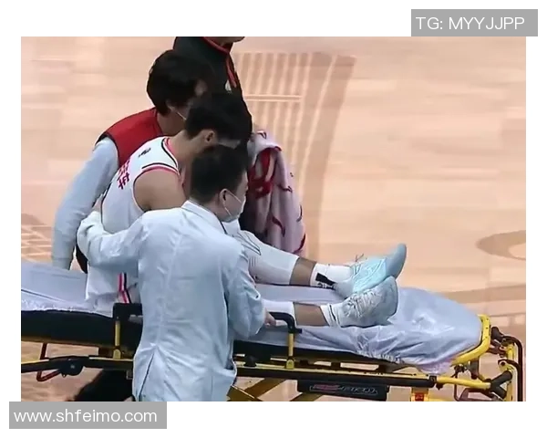 恐惧慎入!24岁加纳中场疑似断腿:小腿90度弯折变形 被担架抬走